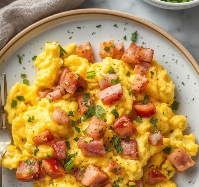 Rührei mit Schinken (glutenfrei)