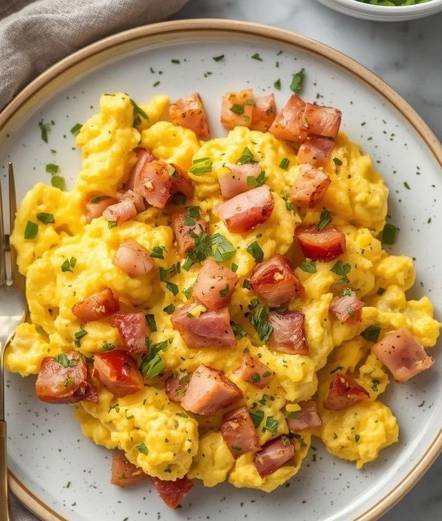 Scrambled Eggs with Ham (gluten-free)
