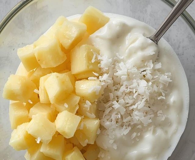 Jogurt ananasowo-kokosowy
