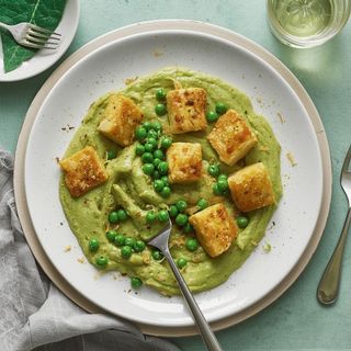 Fish fingers with peas